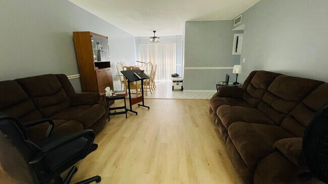 Foto del edificio - 11 Golfs Edge