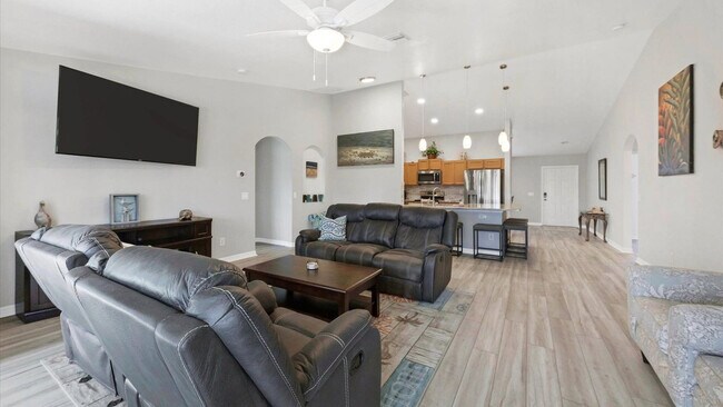Building Photo - 14400 Fort Myers Ave