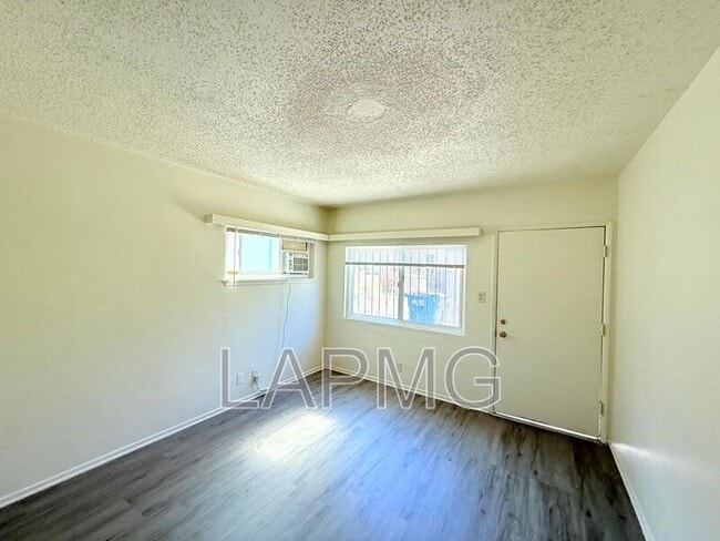 Building Photo - 4308-4308 City Terrace Dr