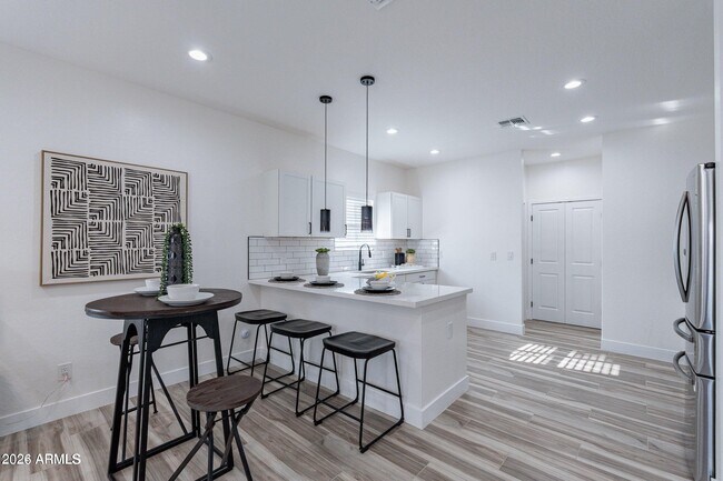 Foto del edificio - 4815 S 28th St