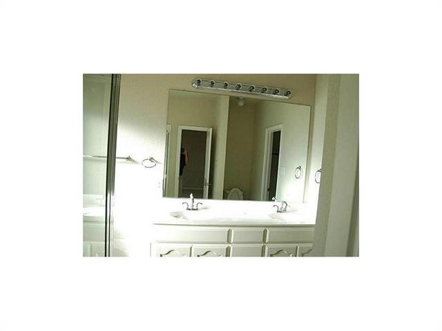 Foto del edificio - 5017 Bedfordshire Dr