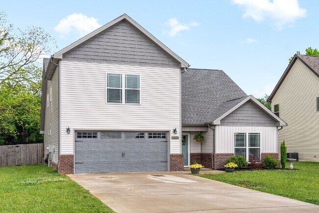 Building Photo - "Charming 3-Bed, 3-Bath with BONUS ROOM Ho...