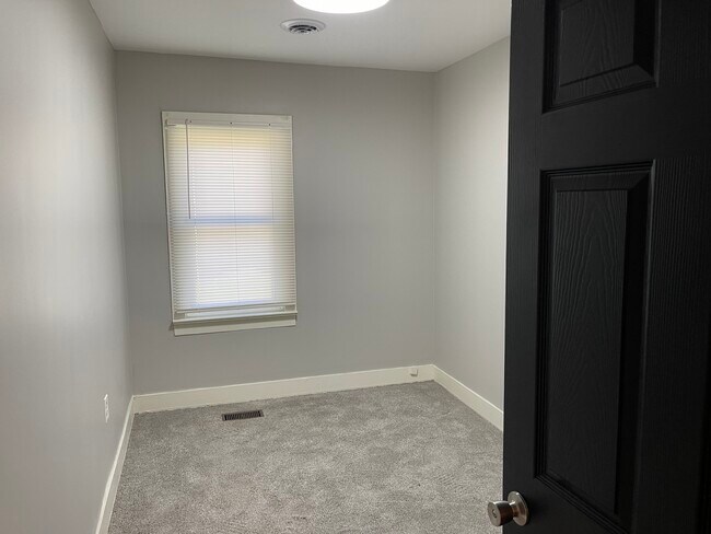 Photo - 4761 Warnock Ave House