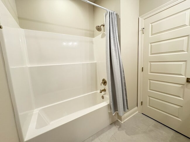 Shower tub - 3492 Waterbury Ave