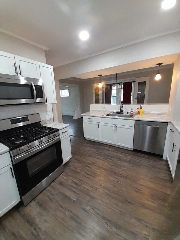 Building Photo - 3518 Poe Ave