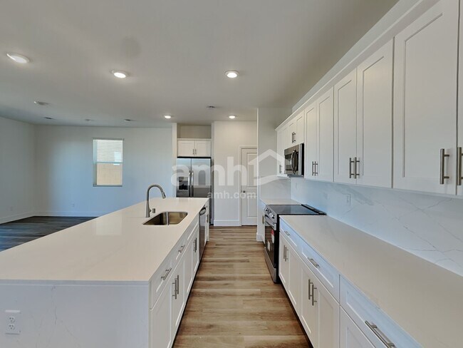 Building Photo - 11140 Magallanes St