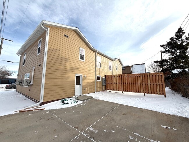 Foto del edificio - 1904 N Harris St