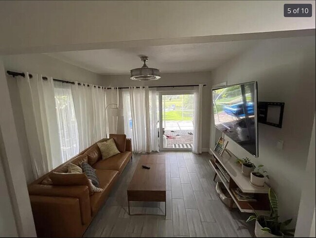 Foto del edificio - 208 Sandpiper Ave