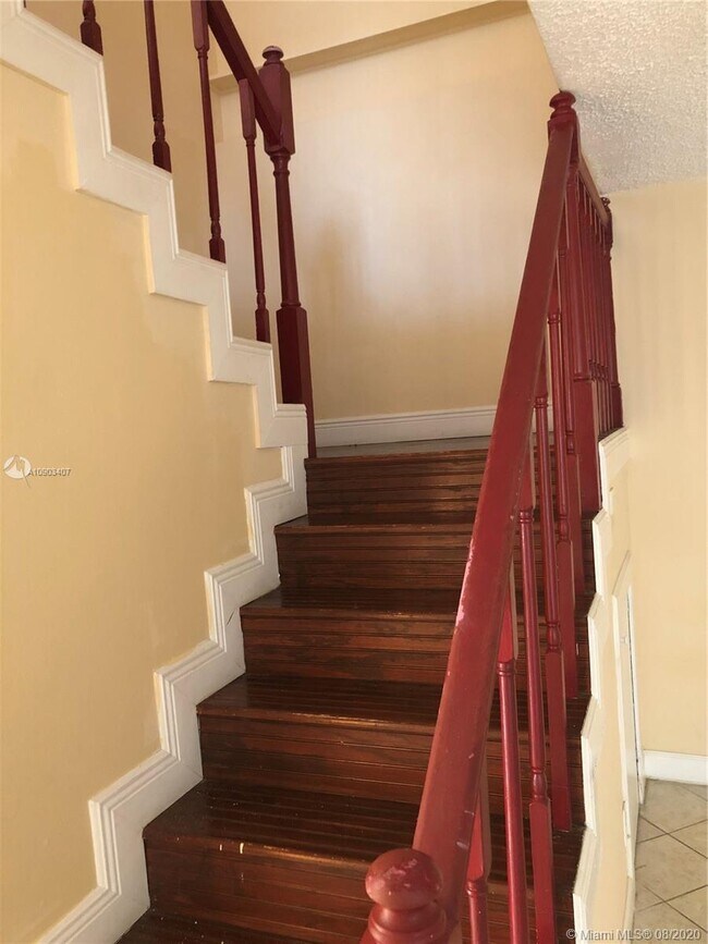 Building Photo - 2522 Coral Springs Dr