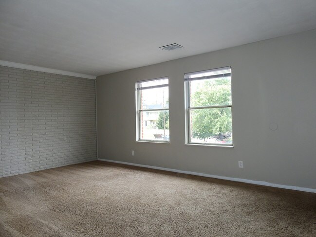 Foto del edificio - 214 E 13th St