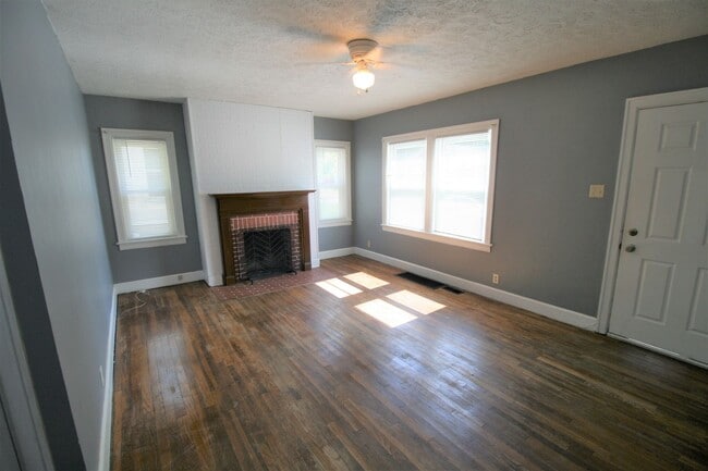 Building Photo - Pensacola Park located close to UK and Sou...