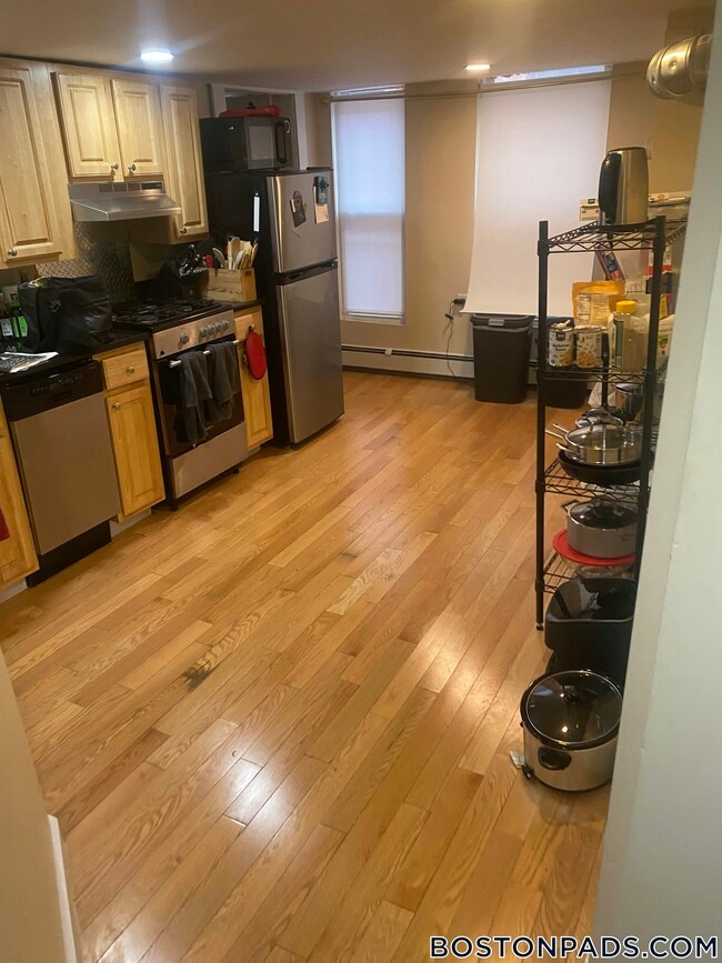 Building Photo - 232 Cambridge St