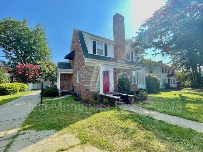 Building Photo - 1518 Fort Bragg Rd