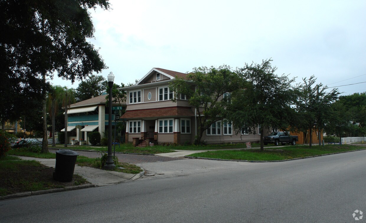Primary Photo - 838 6th St N