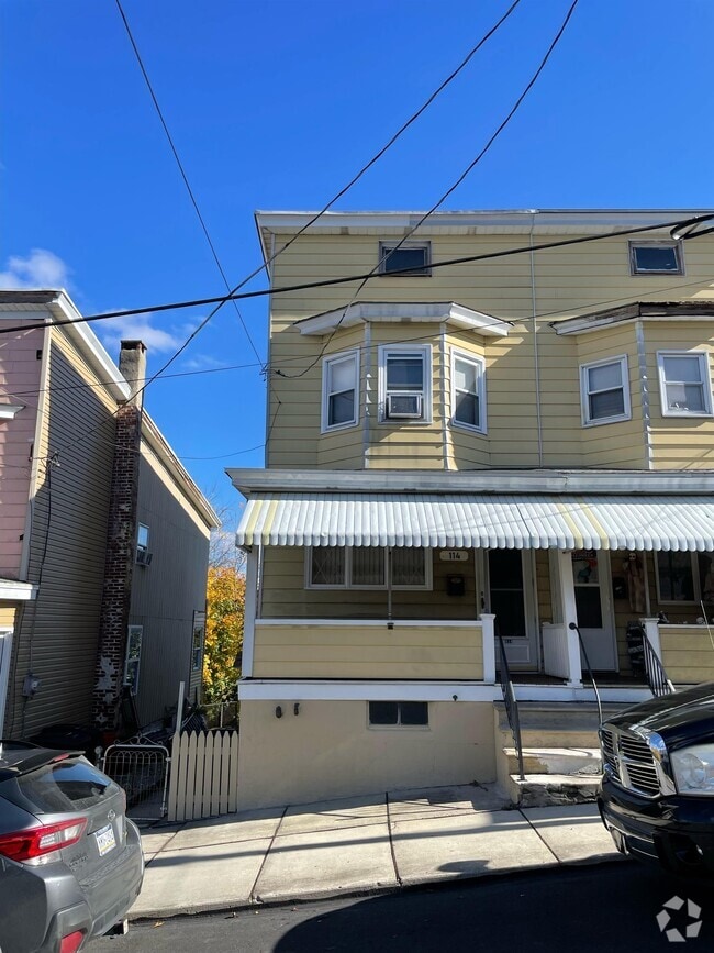 Building Photo - 114 6th St