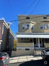 Building Photo - 114 6th St