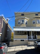 Building Photo - 114 6th St