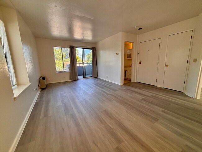 Foto del edificio - 2065 Riley Ct