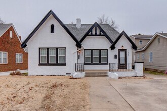 Building Photo - 1629 N Denver Ave