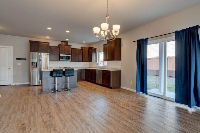 Building Photo - Beautiful Home in Newer Neighborhood