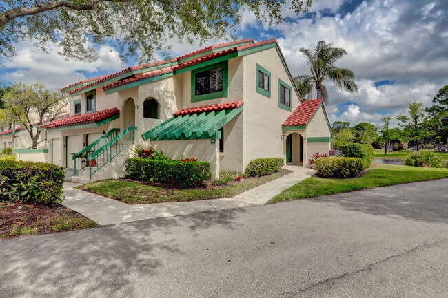 Foto del edificio - 6 Lexington Ln E
