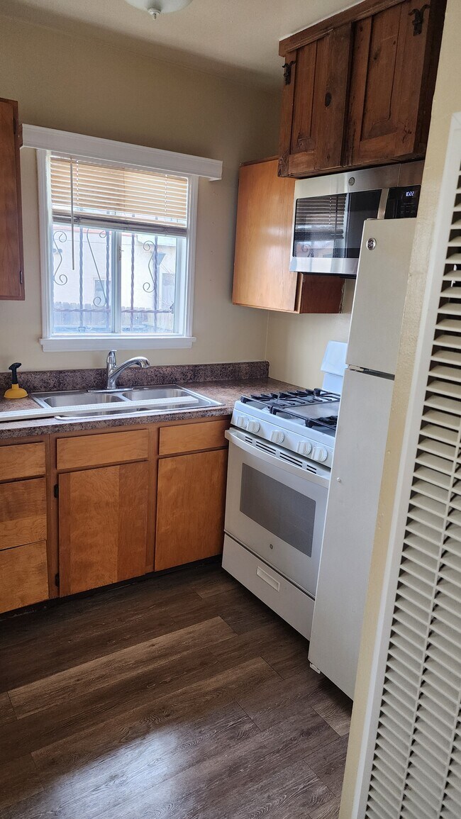 Foto del edificio - 9400 S Denker Ave