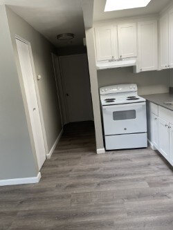 Foto del edificio - 122 Lilly Rd NE