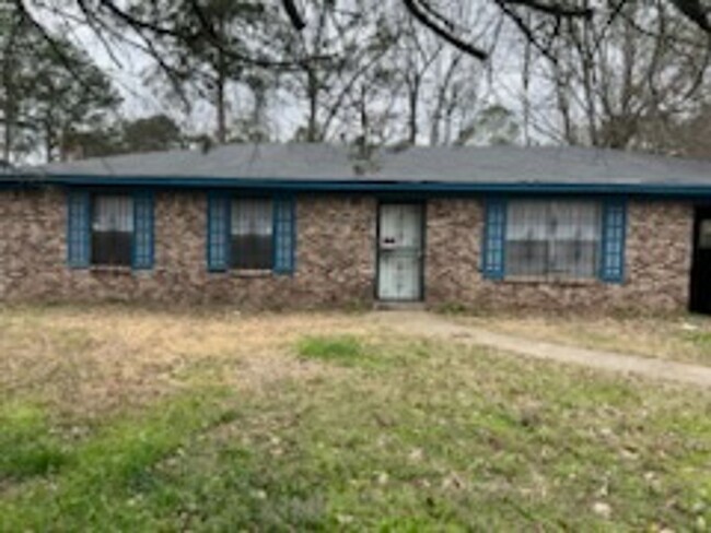 Building Photo - 339 Magnolia Rd.