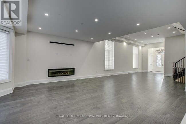 Building Photo - 13 Bannockburn Dr