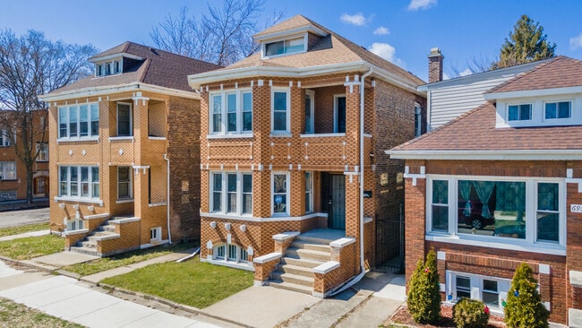 Building Photo - 6954 S Maplewood Ave
