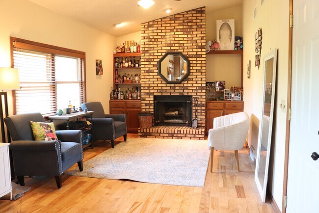 Foto del edificio - 571 Harvest Ln