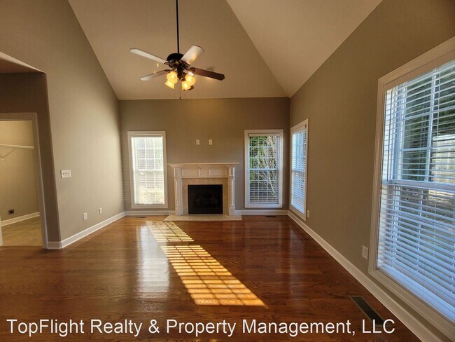 Building Photo - 3 br, 2.5 bath House - 971 Willow Circle