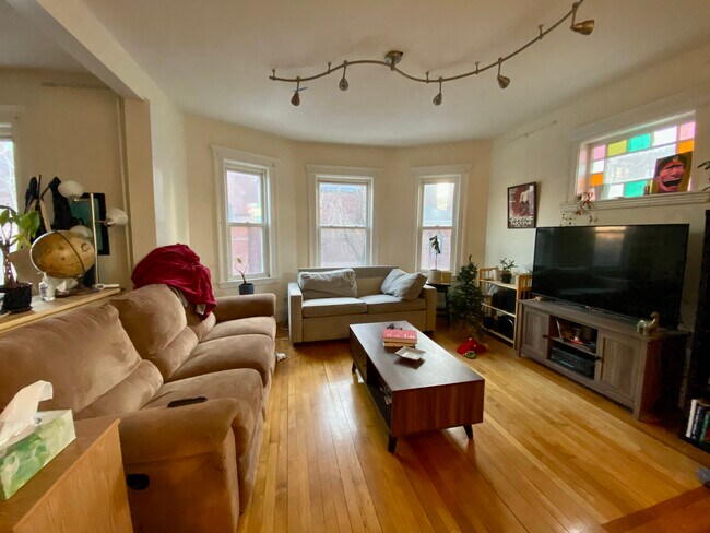 Foto del edificio - 229 Harvard St