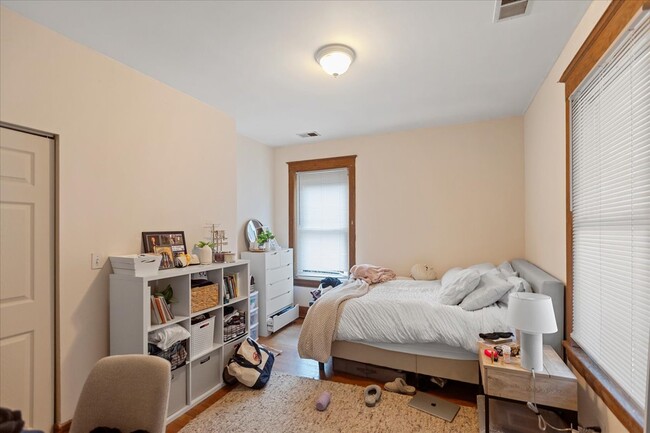 Foto del edificio - 1117 Foster St