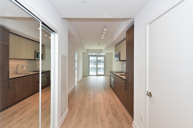 Photo du bâtiment - 150 Logan Ave
