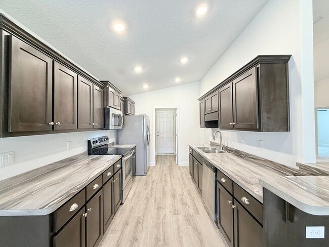 Building Photo - 4117 Hazelhurst Dr