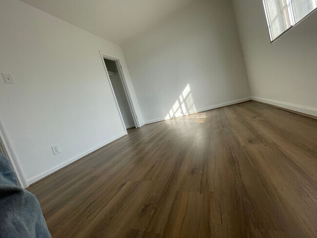 Foto del edificio - 2583-2585 S 700 E