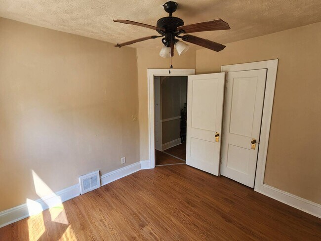 Foto del edificio - 3805 E 153rd St