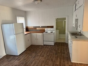 Building Photo - 1001 Johnson St