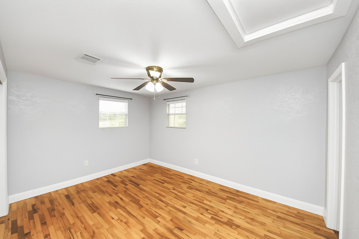 Foto del edificio - Norvic Triplex