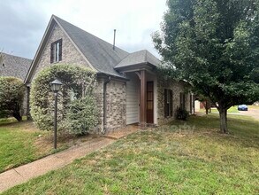 Building Photo - 6880 Lagrange Pines Rd