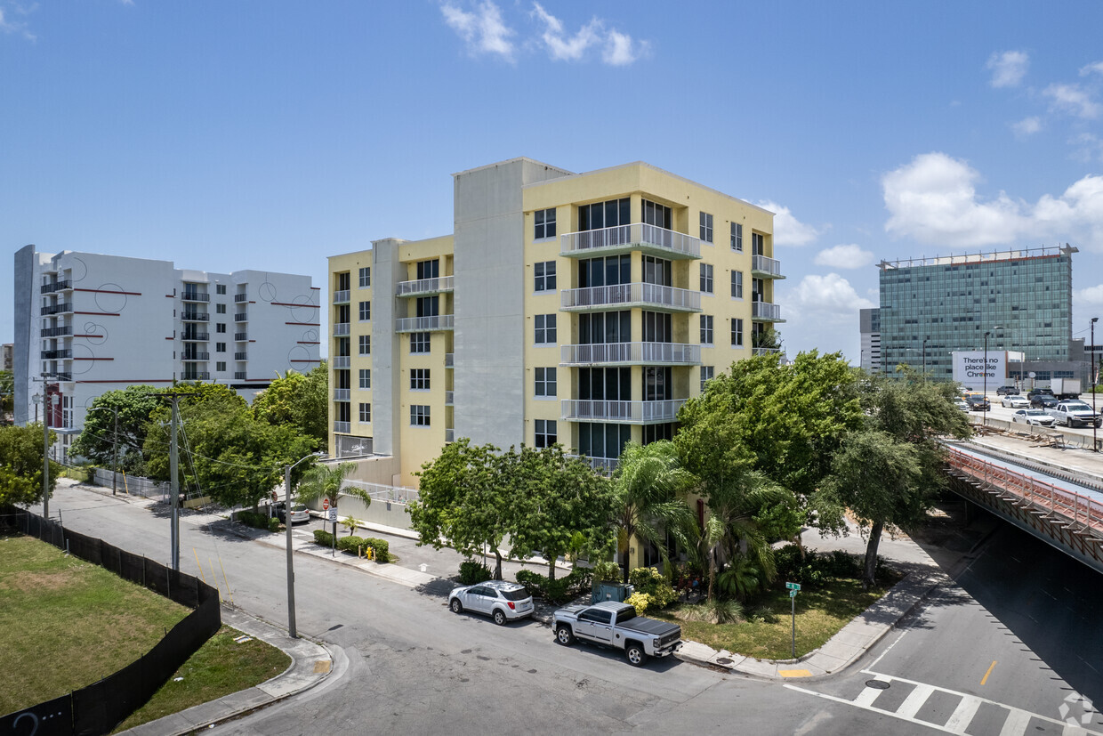 Foto principal - Highland Park Lofts