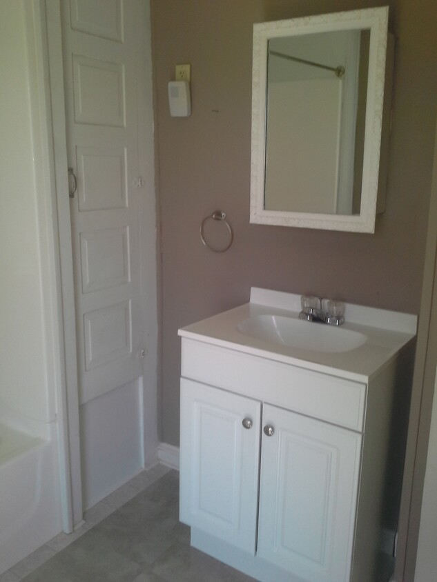 vanity and medicine cabinet linen closet - 4 Wise Rd