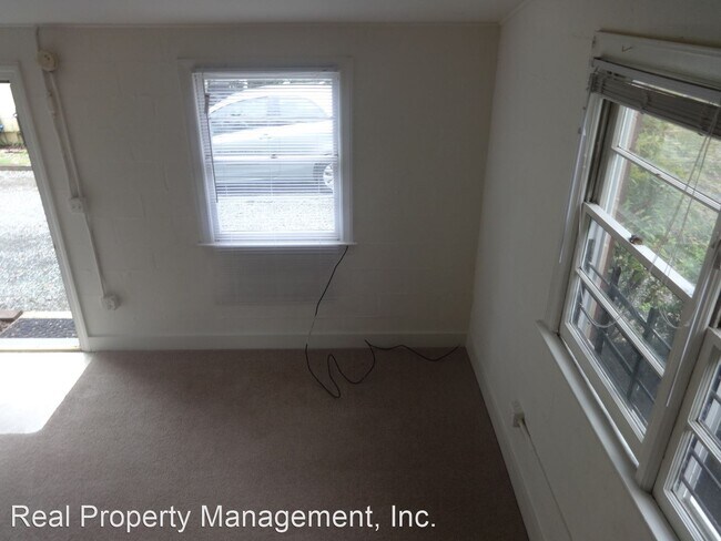 Foto del edificio - 1 br, 1 bath Apartment - 330 15th St NW 33...
