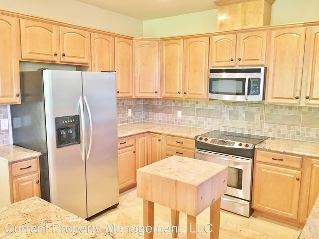 Building Photo - 3 br, 2.5 bath House - 1025 Michigan Ave.