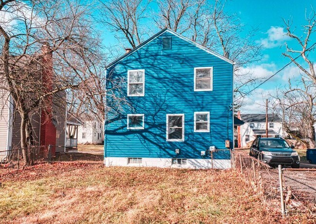 Foto del edificio - 2360 Taylor Ave