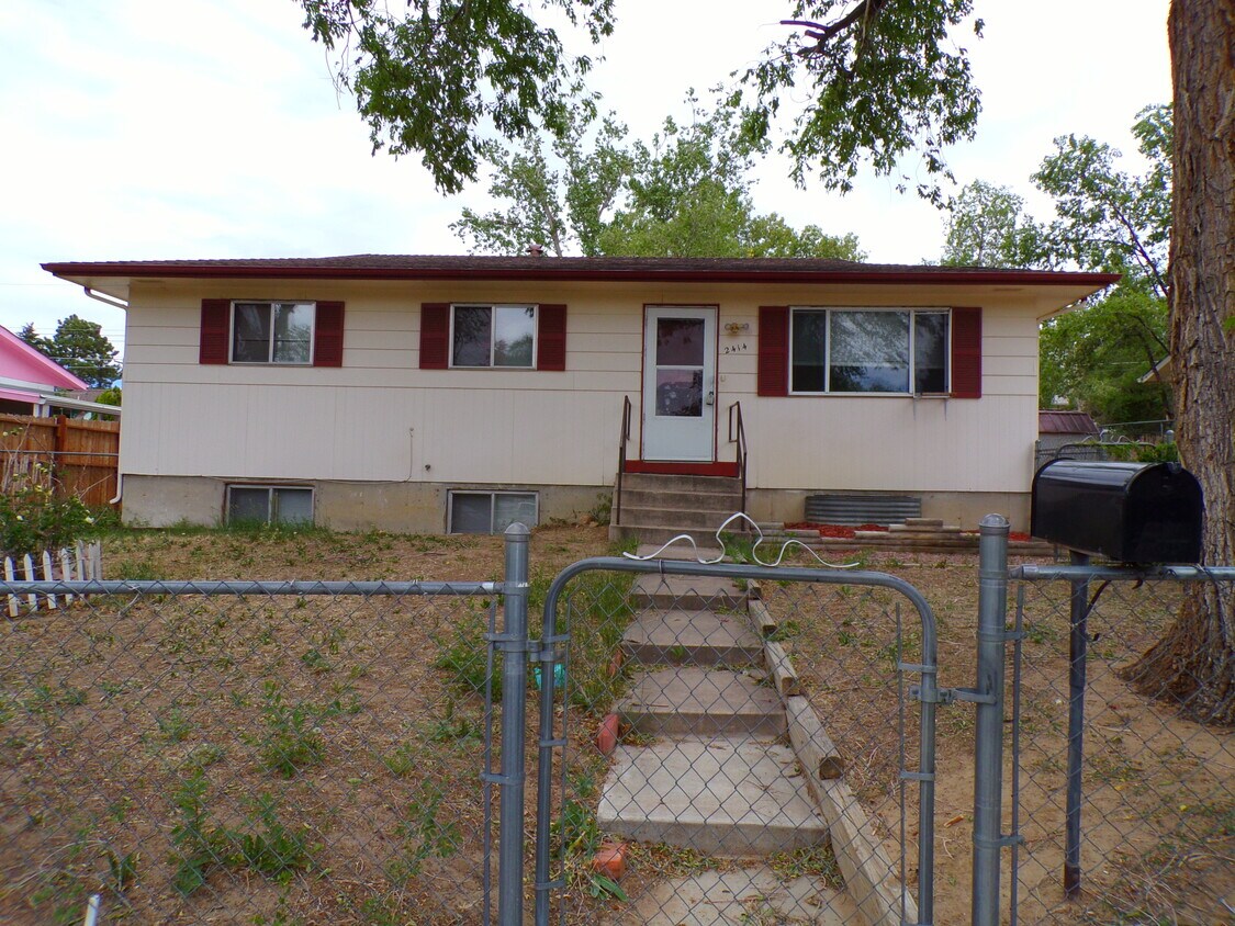 Primary Photo - 2414 Burnett Rd