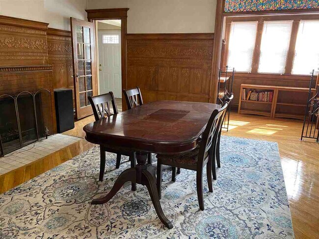 Building Photo - 163 Jewett Ave