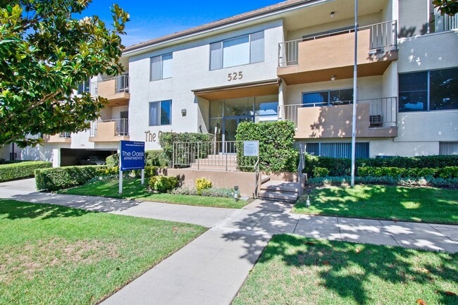 Building Photo - Oasis Apartments