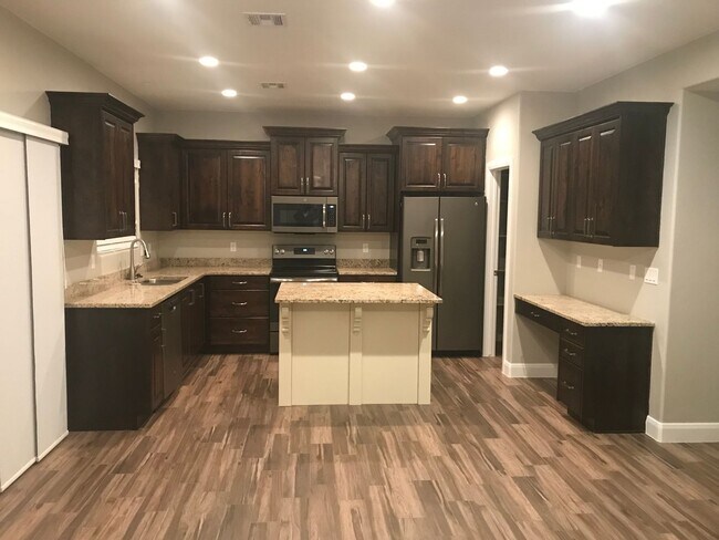 Building Photo - 2520 Blackhawk Dr